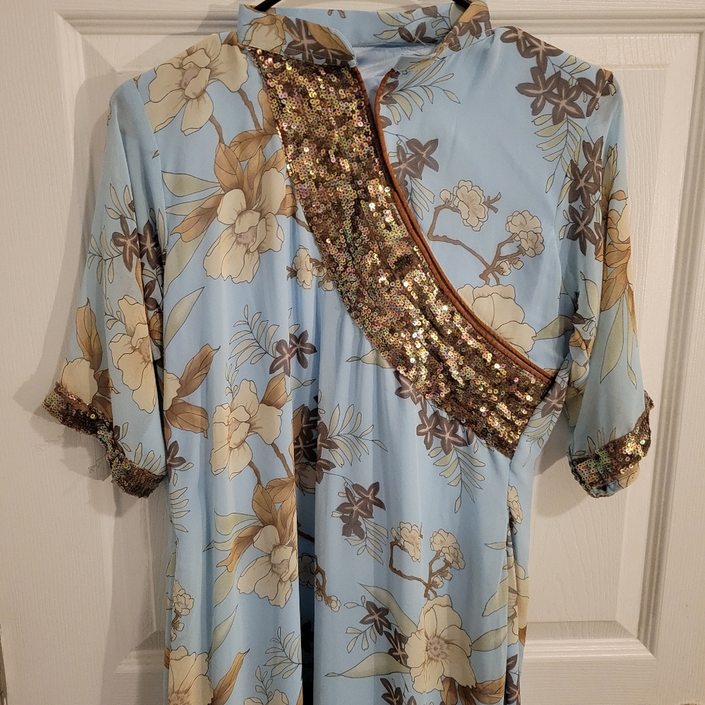 long dress - Picture 3 of 3